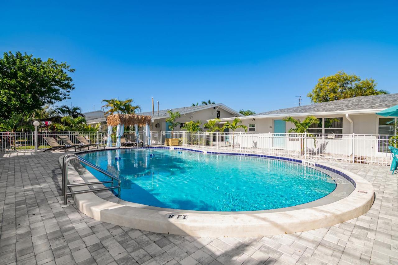 Latitude 26 Waterfront Boutique - Myers Gasthof