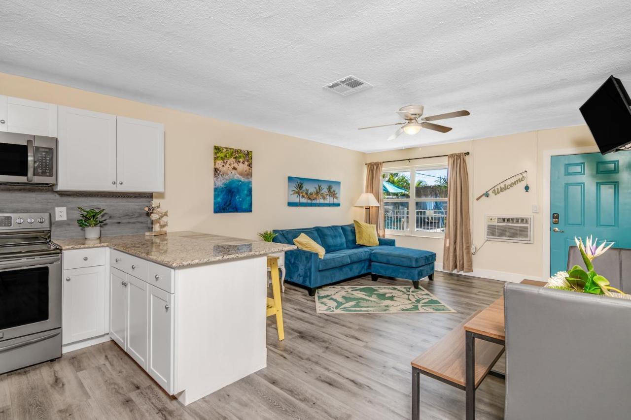 Latitude 26 Waterfront Boutique - Myers Gasthof