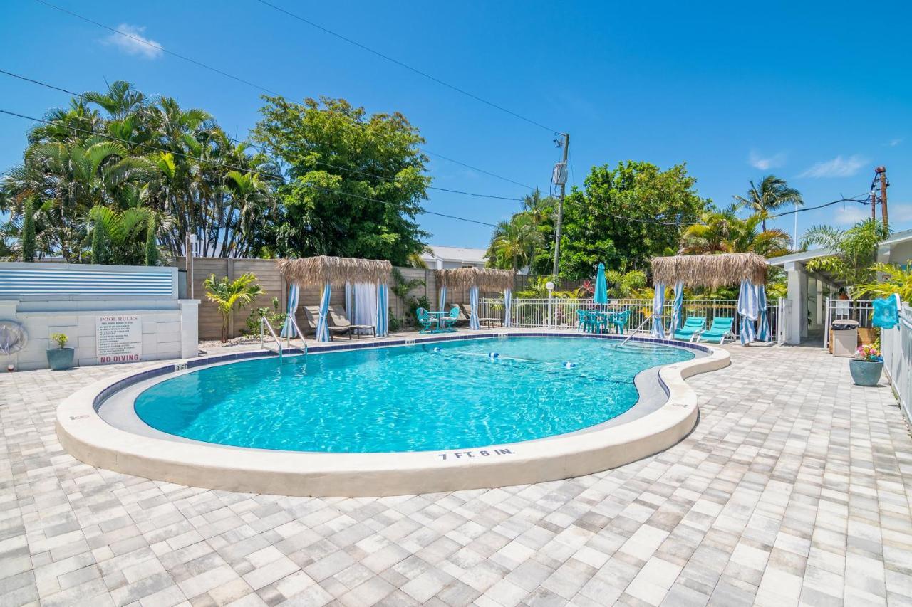 Gasthof Latitude 26 Waterfront Boutique - Myers