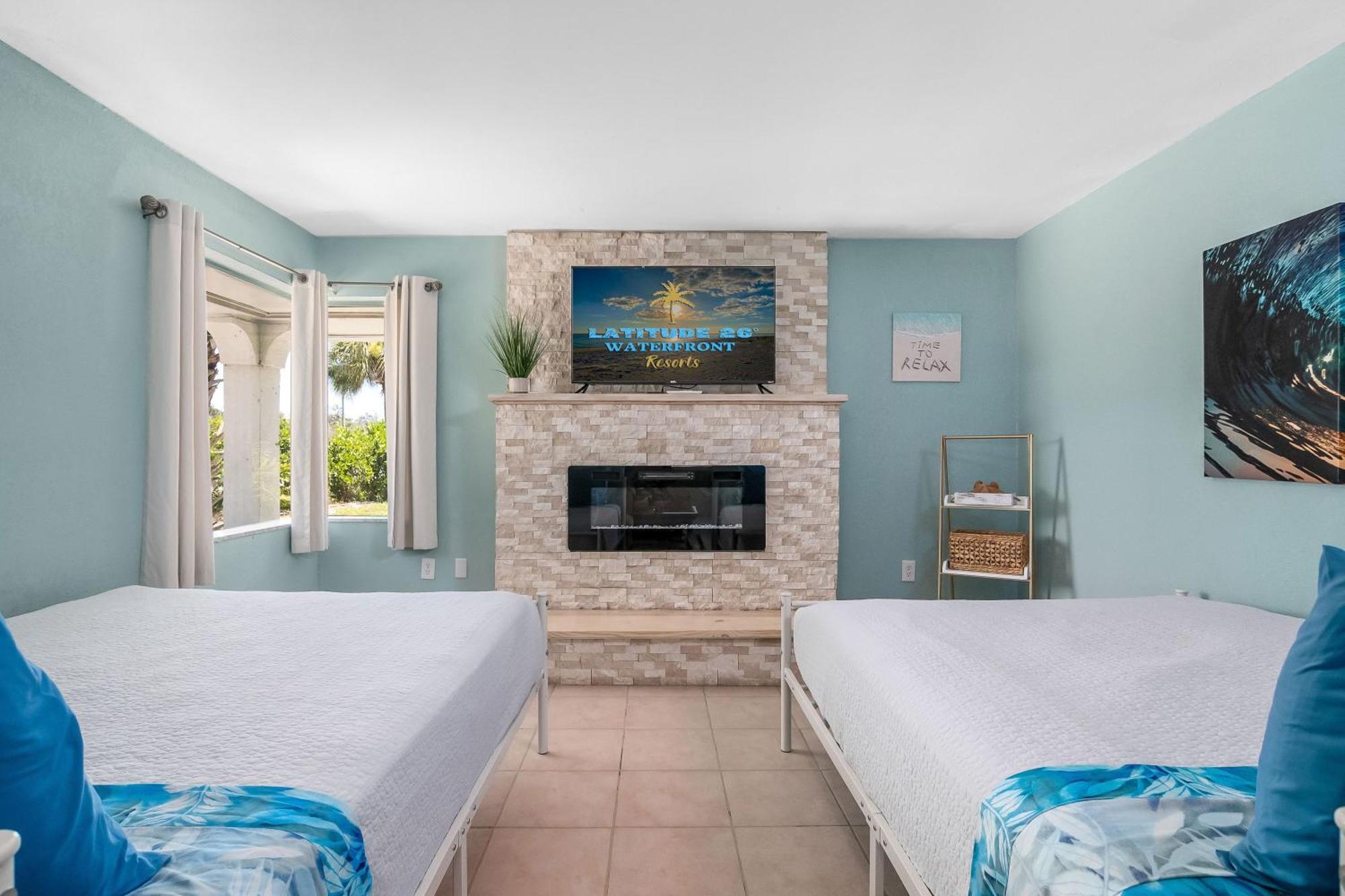 Latitude 26 Waterfront Boutique - Myers Gasthof