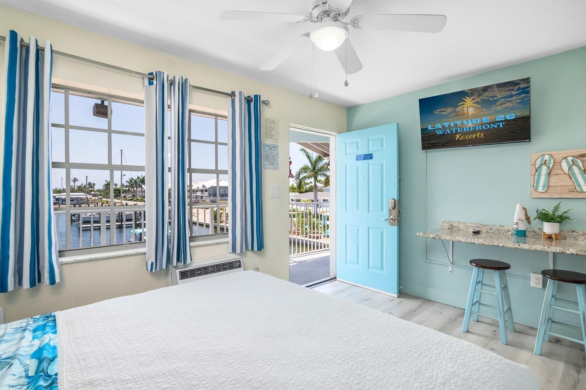 Latitude 26 Waterfront Boutique - Myers Fort Myers Beach